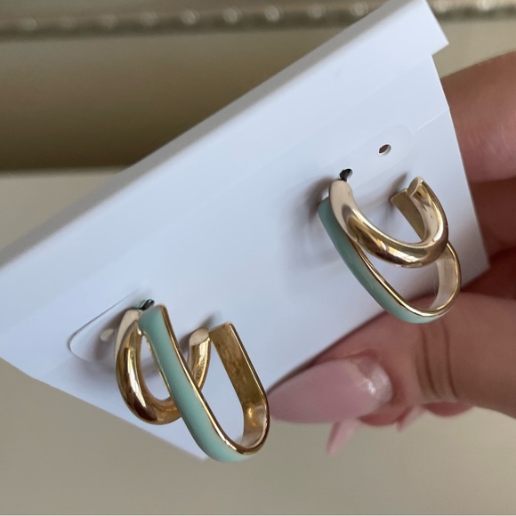 Turquoise and gold faux double piercing earrings - Picture 3 of 5